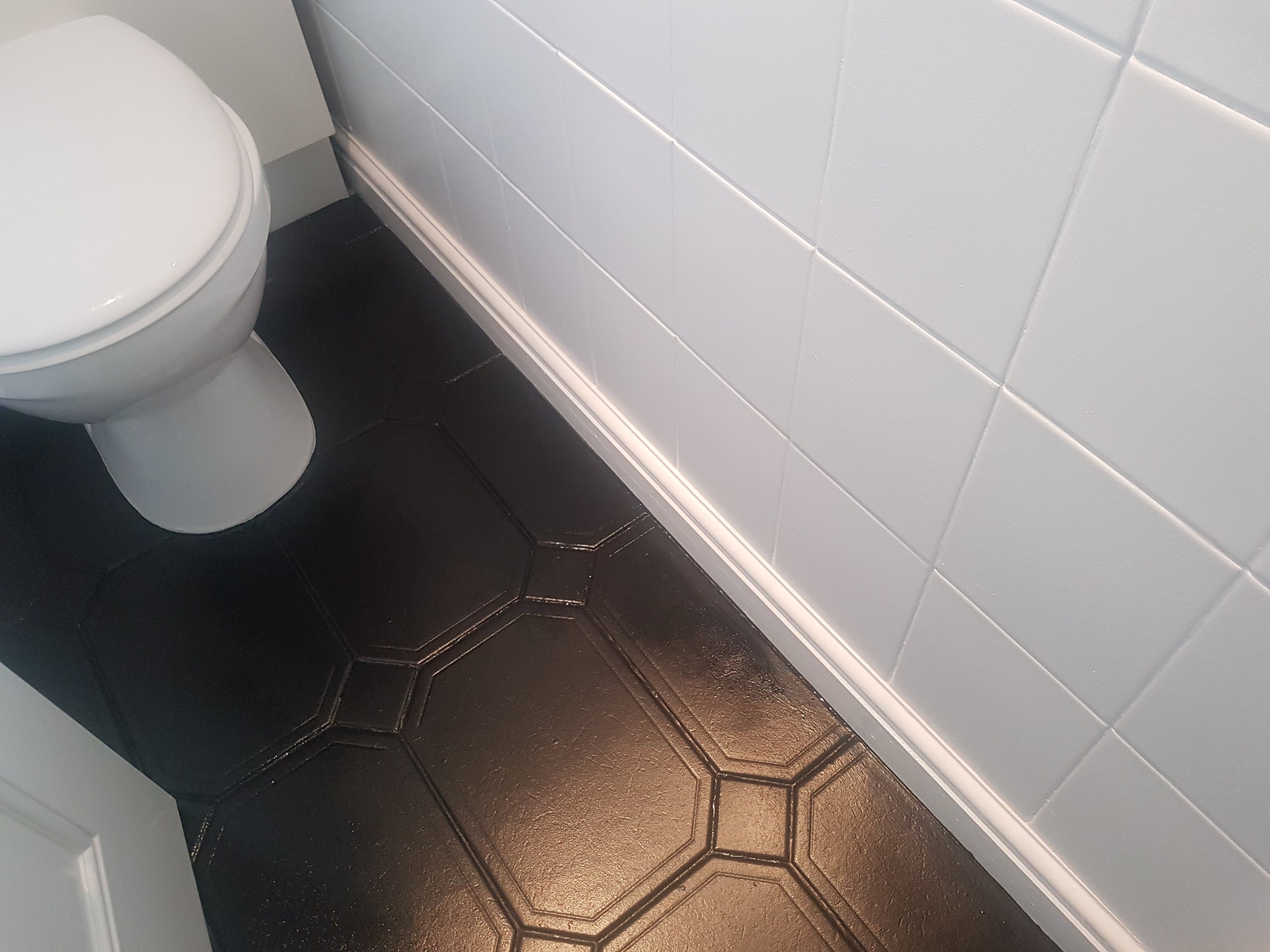 Painting Over Old Tiles DANIEL NUGENT PAINTER & DECORATOR